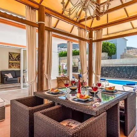 Playa De Fanabe Sleeps 6 Pool Air Con Villa
