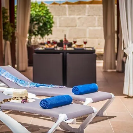 Villa Playa De Fanabe Sleeps 6 Pool Air Con Costa Adeje (Tenerife)