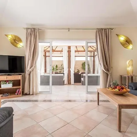 Playa De Fanabe Sleeps 6 Pool Air Con Costa Adeje (Tenerife)