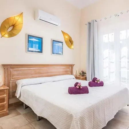 Playa De Fanabe Sleeps 6 Pool Air Con Villa Costa Adeje (Tenerife)